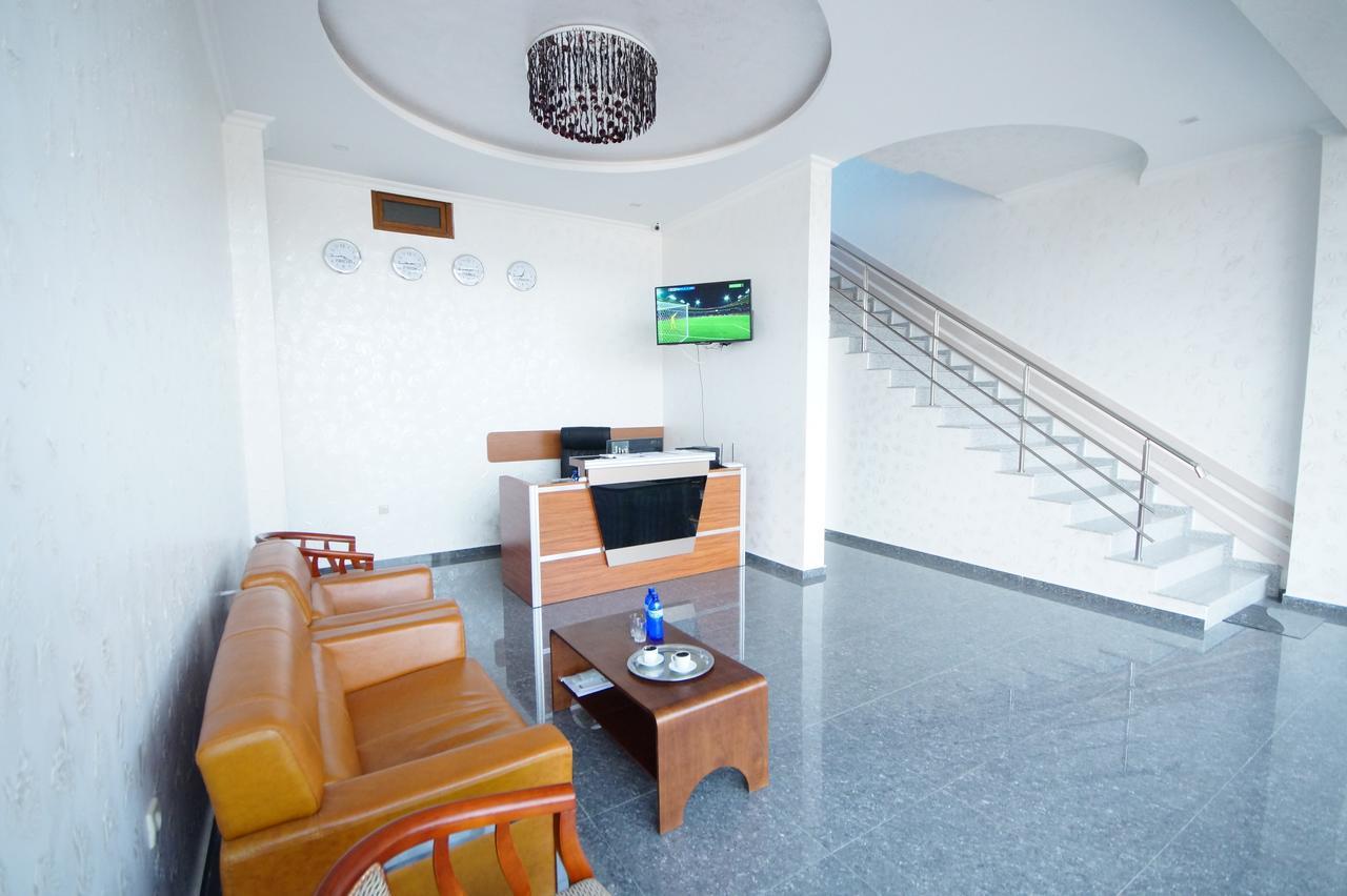 Hotel 725 Батуми Екстериор снимка