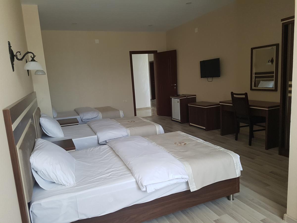 Hotel 725 Батуми Екстериор снимка